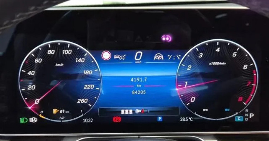 Mercedes-Benz S-Class 