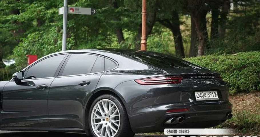 Porsche Panamera 