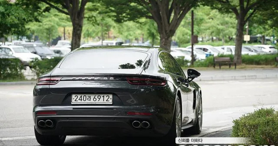 Porsche Panamera 