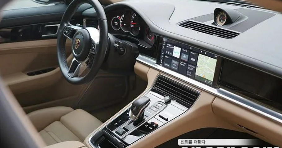 Porsche Panamera 