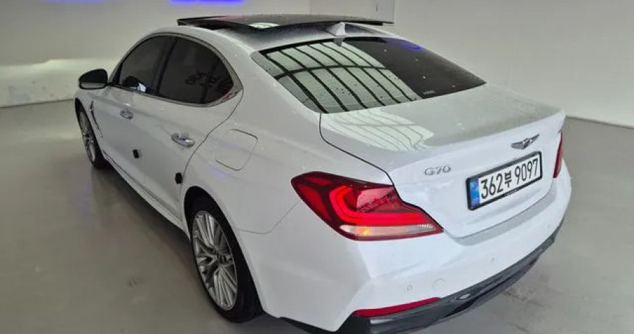 Genesis G70 