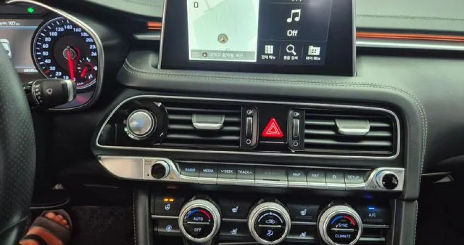 Genesis G70 