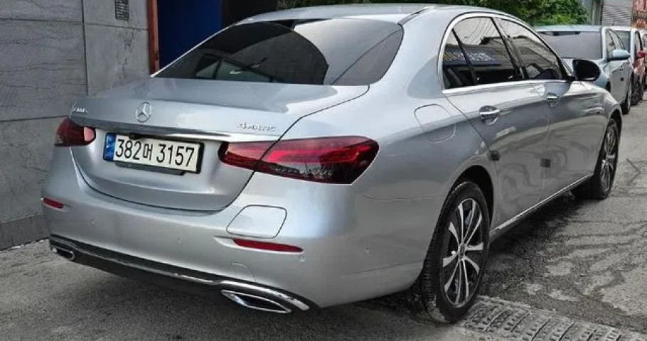Mercedes-Benz E-Class 