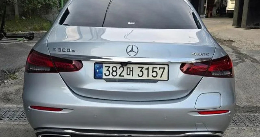 Mercedes-Benz E-Class 