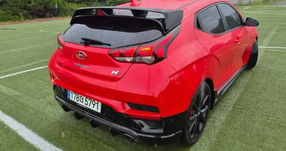 Hyundai Veloster 