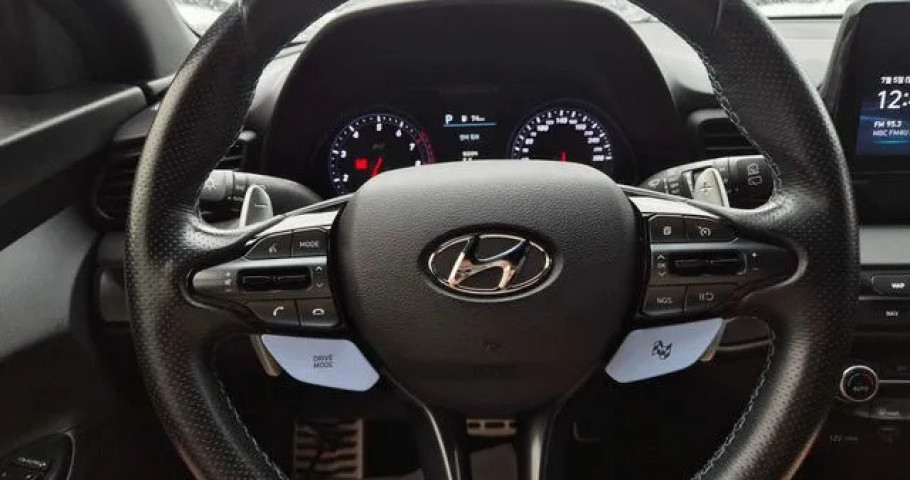 Hyundai Veloster 