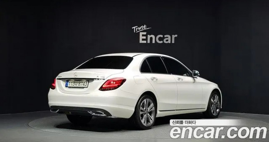 Mercedes-Benz C-Class 