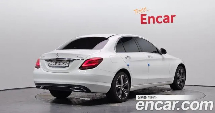 Mercedes-Benz C-Class 