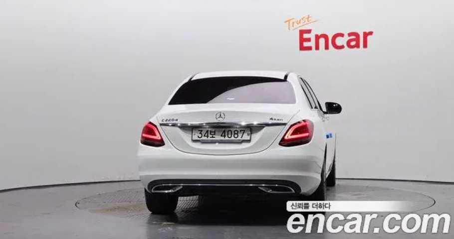 Mercedes-Benz C-Class 