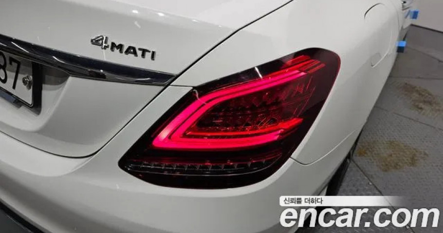 Mercedes-Benz C-Class 