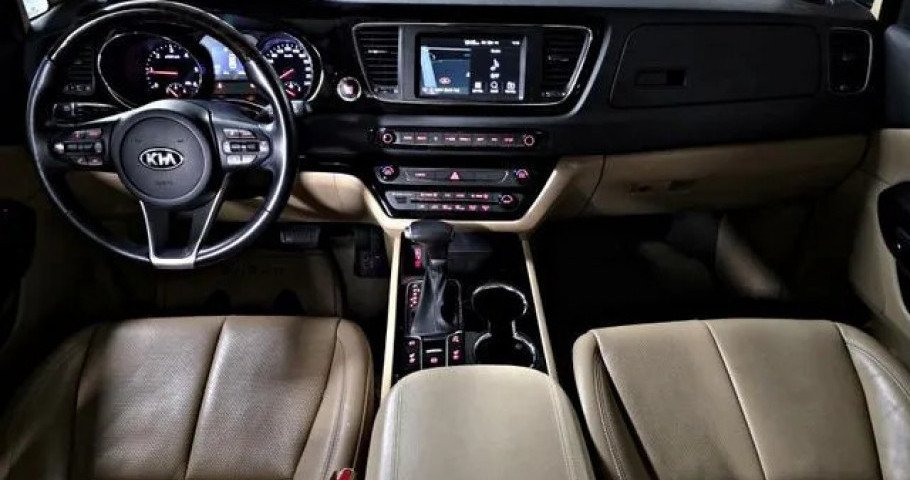 Kia Carnival 