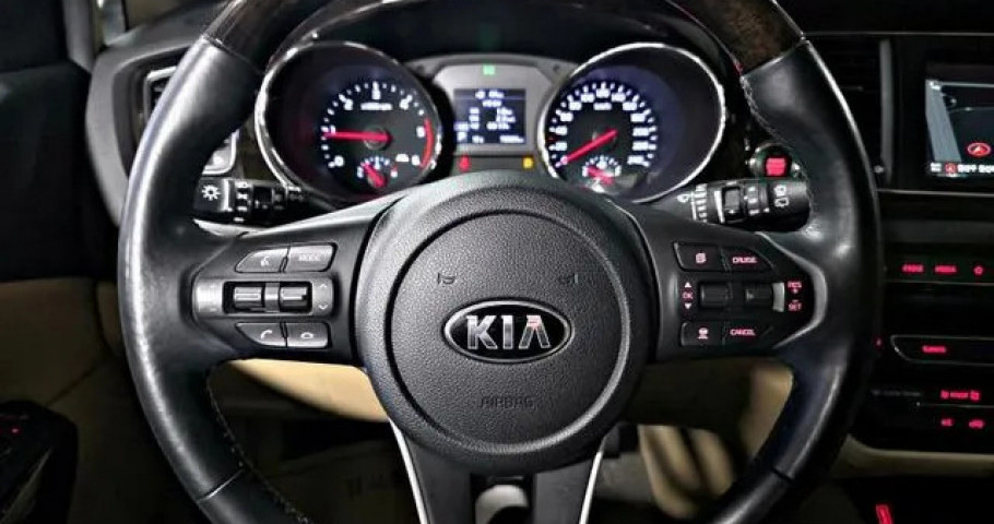 Kia Carnival 