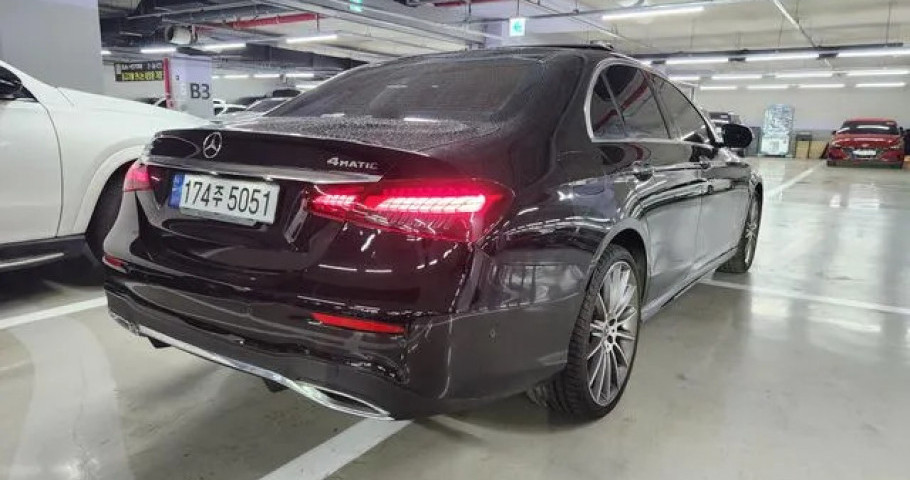 Mercedes-Benz E-Class 