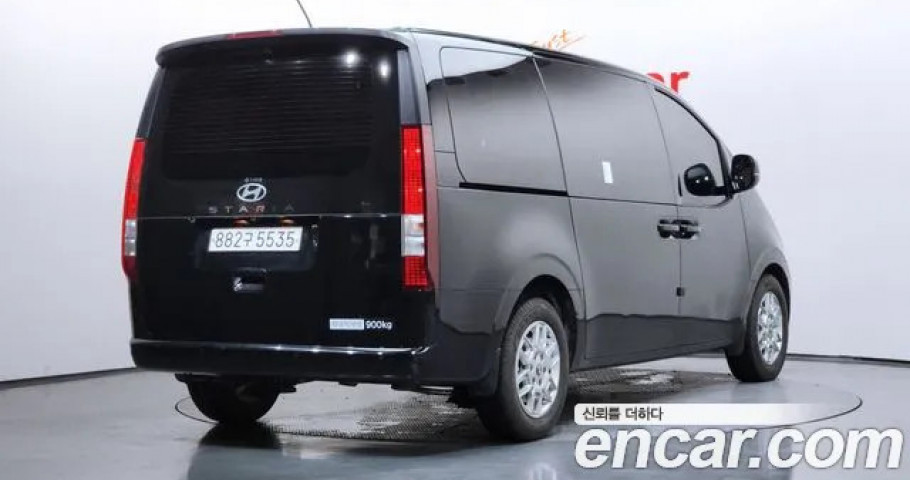Hyundai Staria 