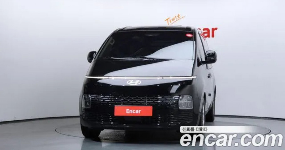 Hyundai Staria 