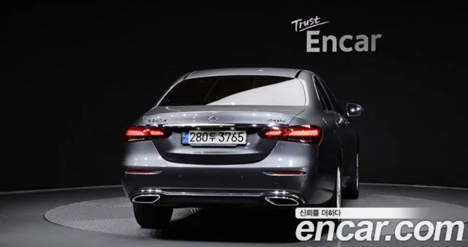 Mercedes-Benz E-Class 