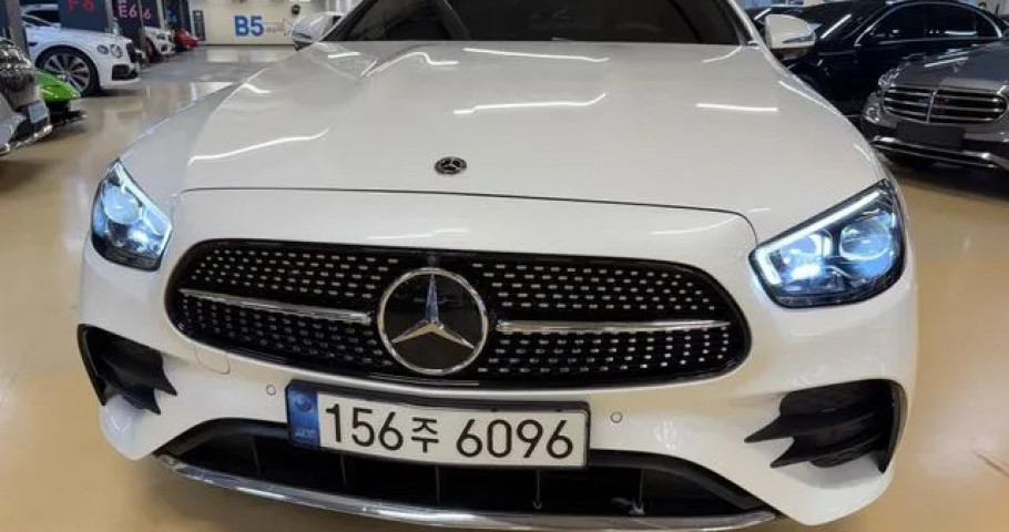 Mercedes-Benz E-Class 