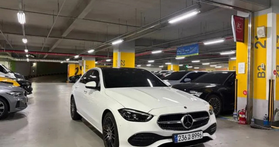 Mercedes-Benz C-Class 