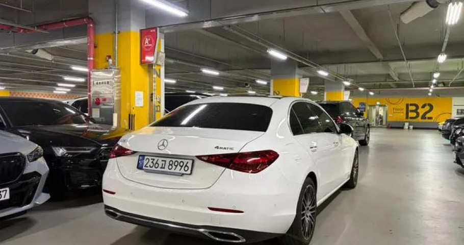 Mercedes-Benz C-Class 