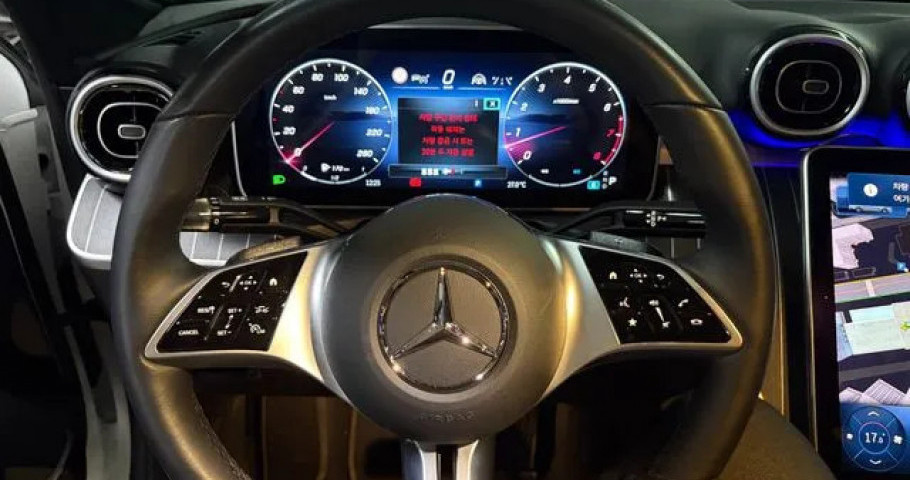 Mercedes-Benz C-Class 