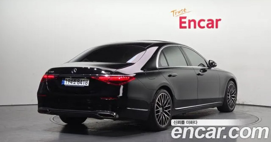 Mercedes-Benz S-Class 