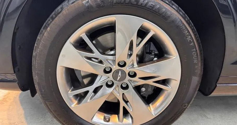 Genesis Gv70 