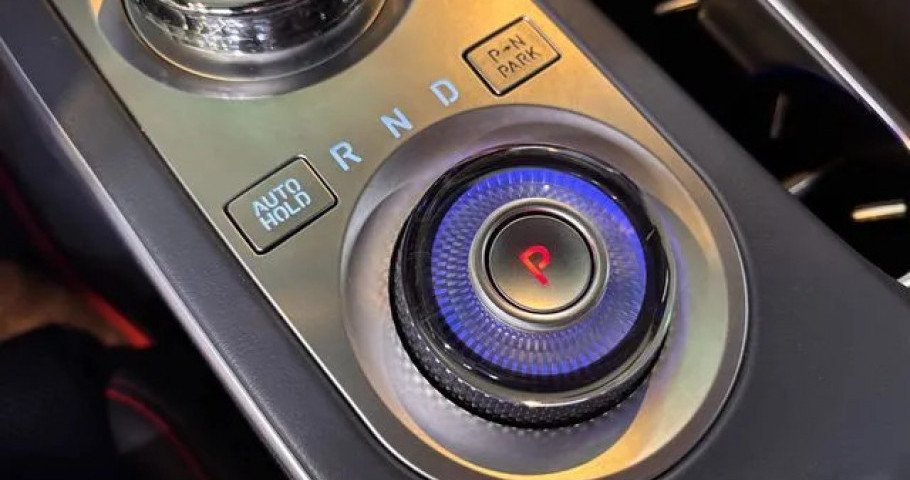 Genesis Gv70 