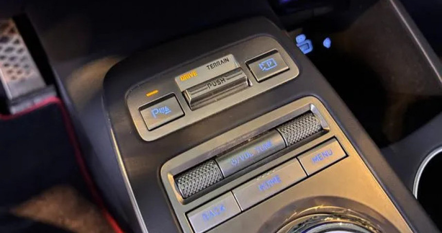 Genesis Gv70 