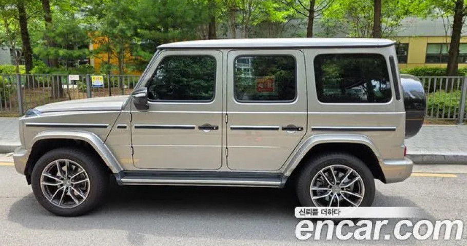 Mercedes-Benz G-Class 