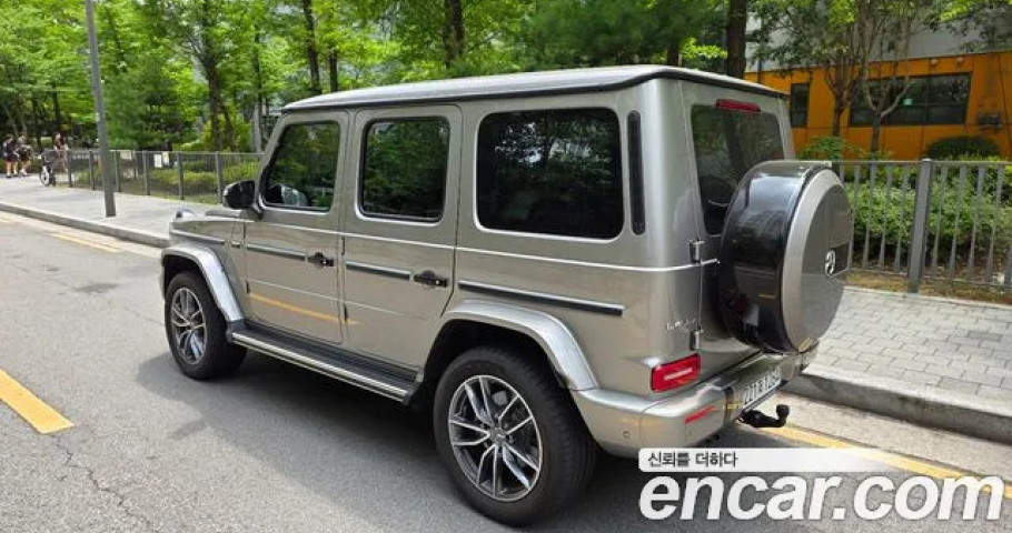 Mercedes-Benz G-Class 