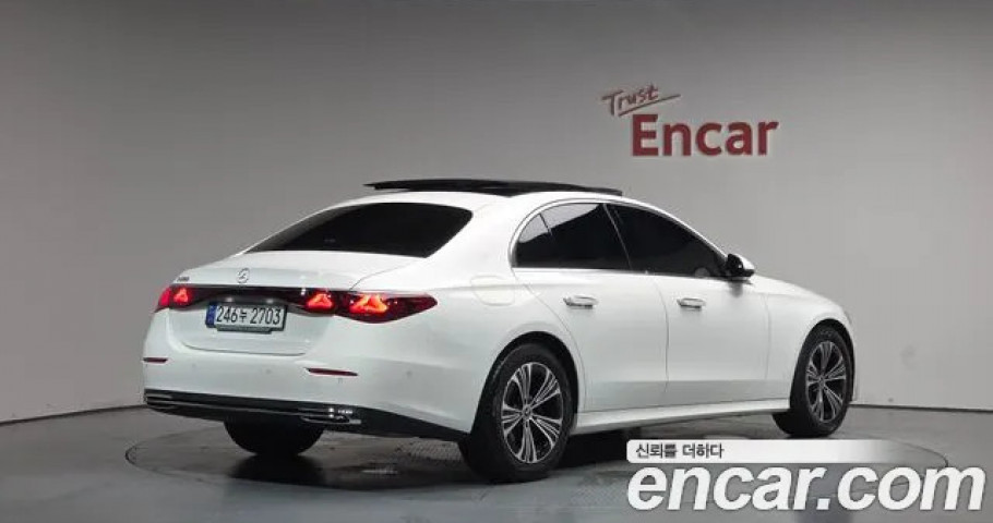 Mercedes-Benz E-Class 