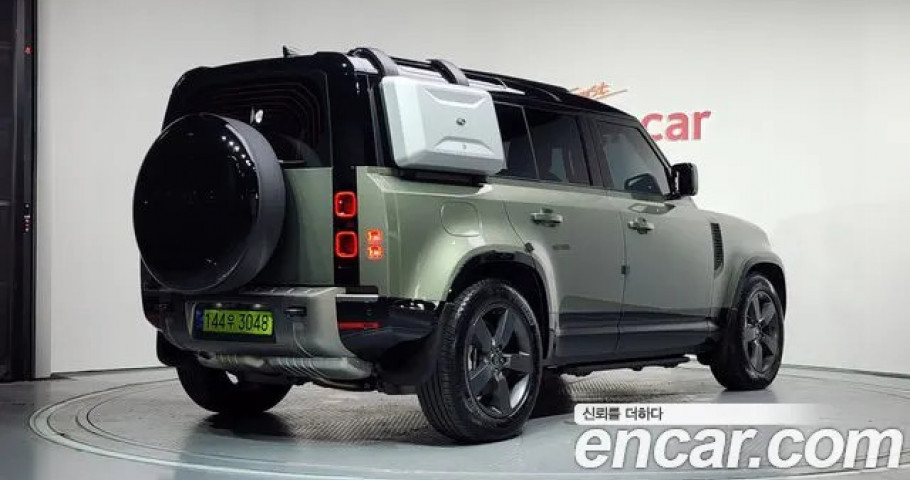 Land Rover Defender 