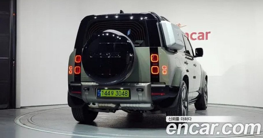 Land Rover Defender 