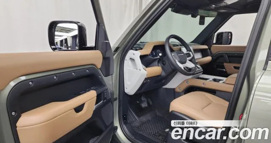Land Rover Defender 
