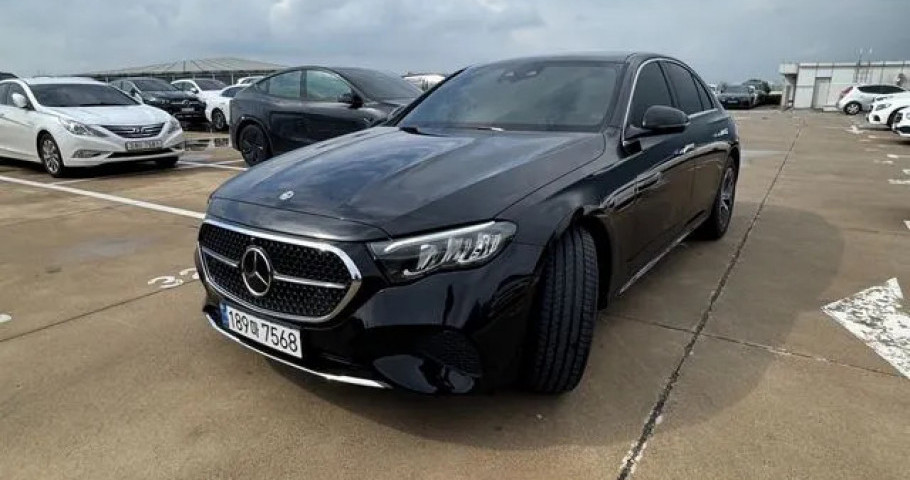 Mercedes-Benz E-Class 