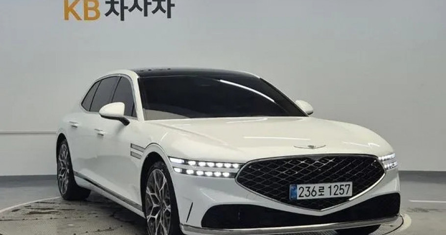 Genesis G90 
