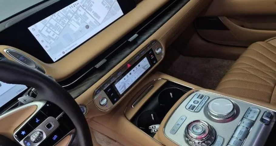 Genesis G90 