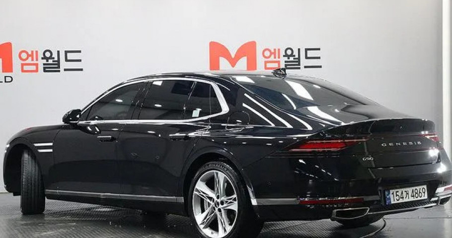 Genesis G90 