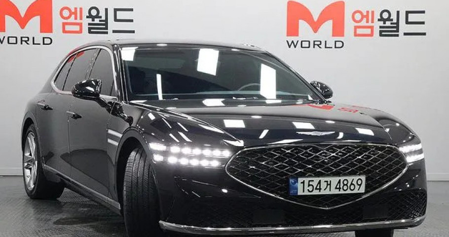 Genesis G90 