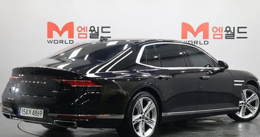 Genesis G90 
