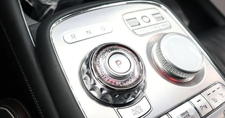 Genesis G90 