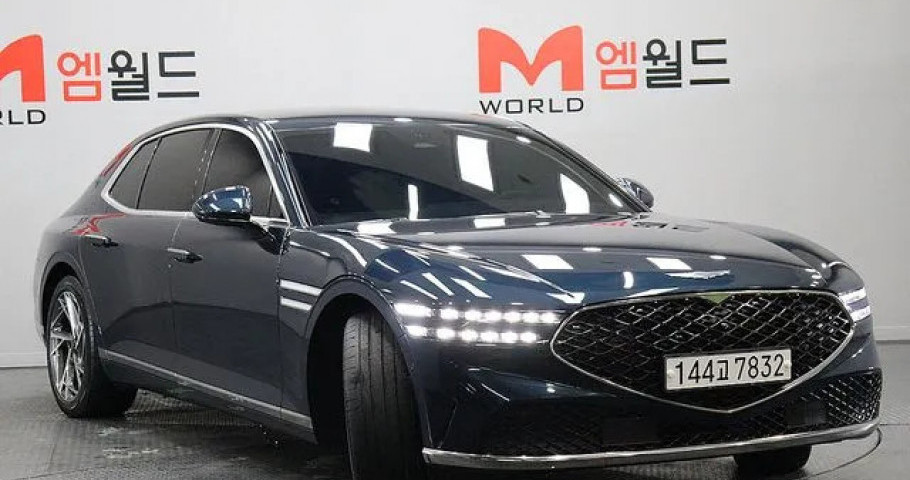 Genesis G90 