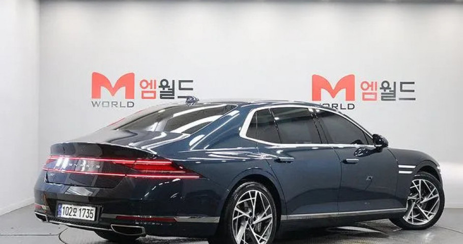 Genesis G90 