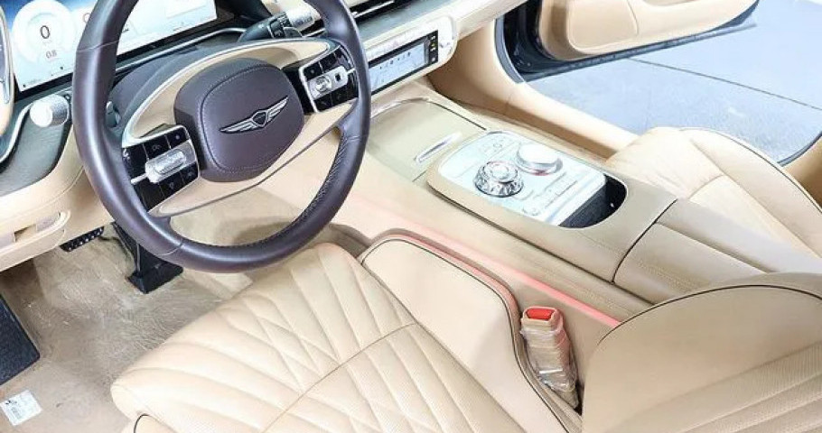 Genesis G90 