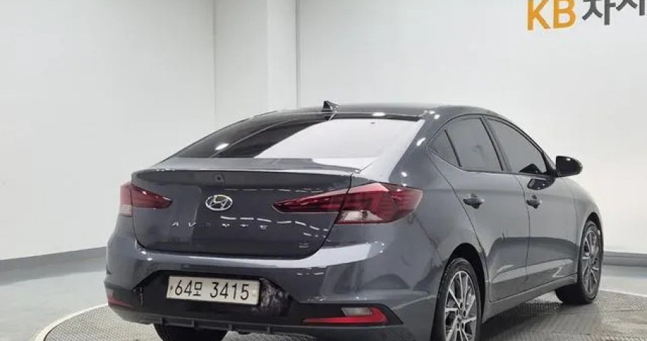 Hyundai Avante (Elantra) 