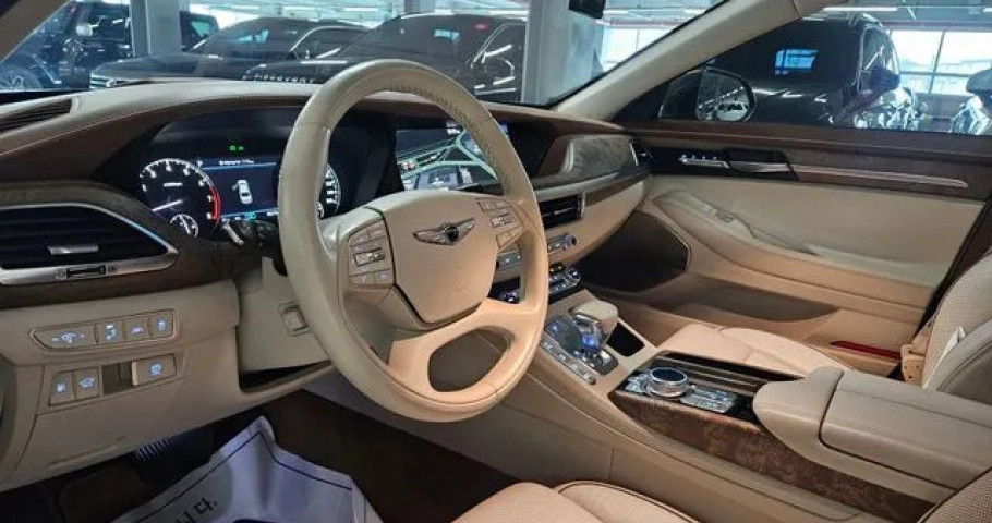 Genesis G90 