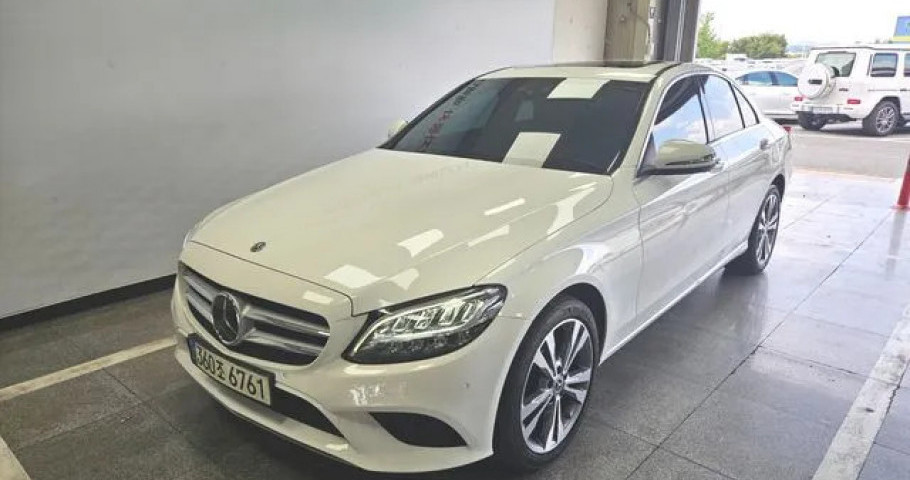 Mercedes-Benz C-Class 