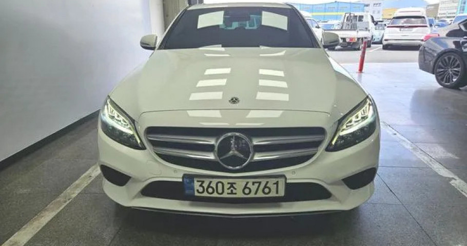 Mercedes-Benz C-Class 