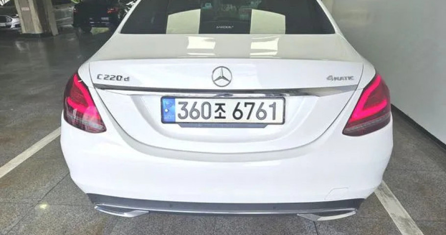 Mercedes-Benz C-Class 