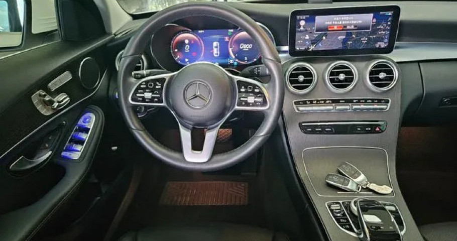 Mercedes-Benz C-Class 